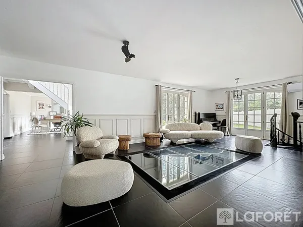 Maison 17 pièces 448 m²