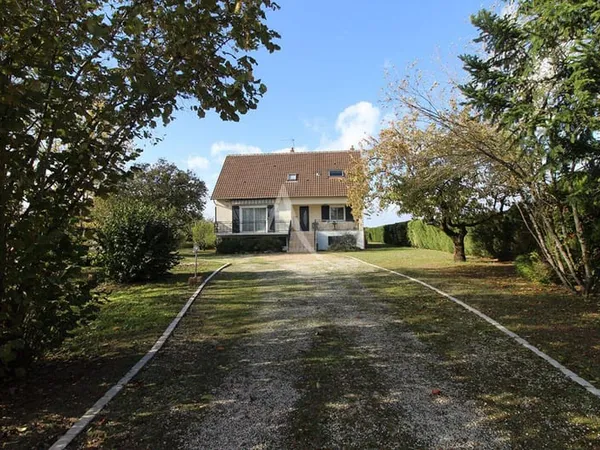 Maison 5 pièces 144 m²