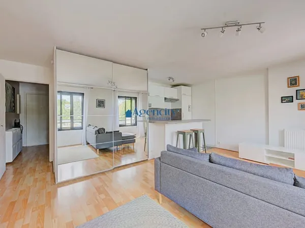 STUDIO 32,88 m² CENTRE-VILLE DU PLESSIS-TRÉVISE RÉSIDENCE DE