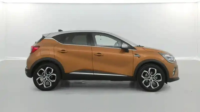 Renault Captur e-tech 145 - 21 — photo 25