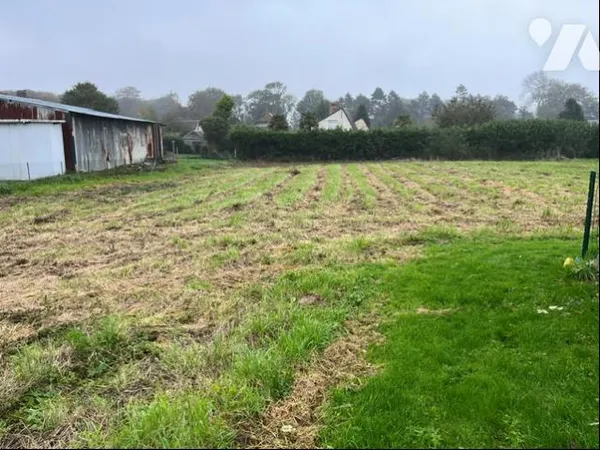 Terrain 900 m²