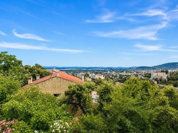 Maison 8 pièces 200 m²