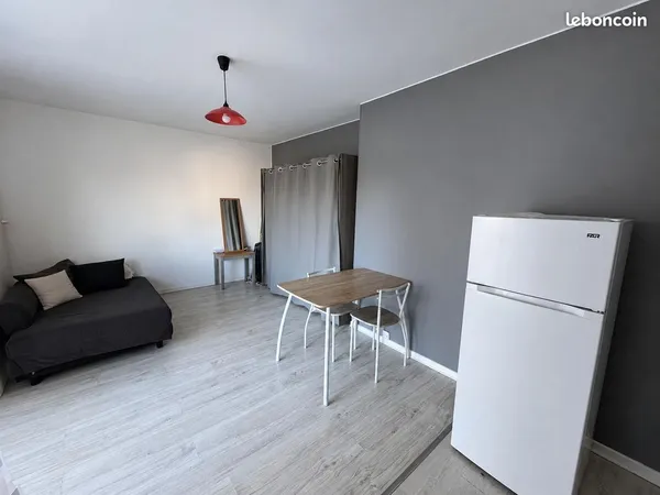 Vends appartement +place de parking +balcon