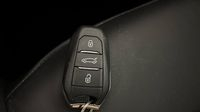 Peugeot 3008 1.2 Hybrid 145ch Allure e-DCS6 — photo 16