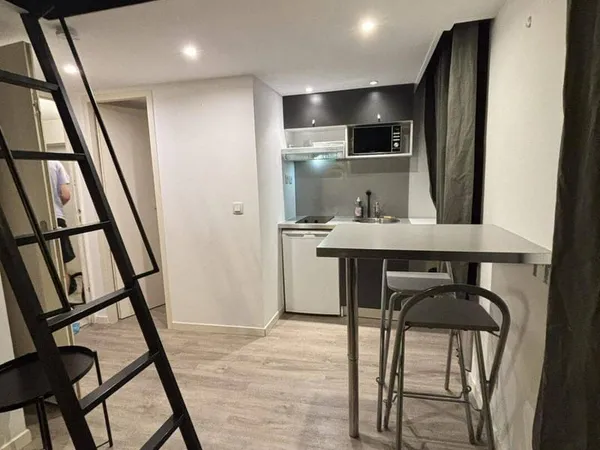 Studio 1 pièce 23 m²