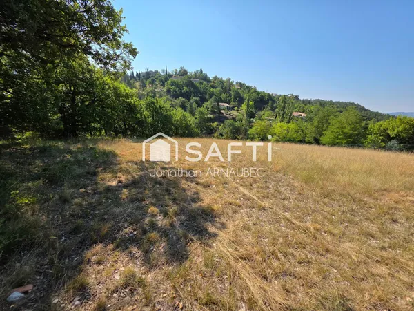 Offrez-vous une vue imprenable et construisez la maison de vos rêves sous le soleil de la Provence !