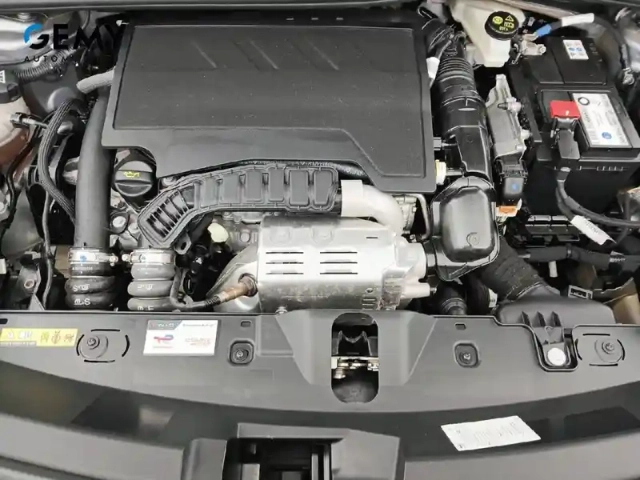 Peugeot 2008 puretech 130 s&amp;s eat8 — photo 3