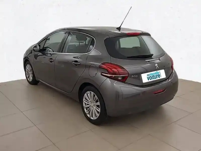 Peugeot 208 1.2 puretech 110ch s&amp;s eat6 — photo 7