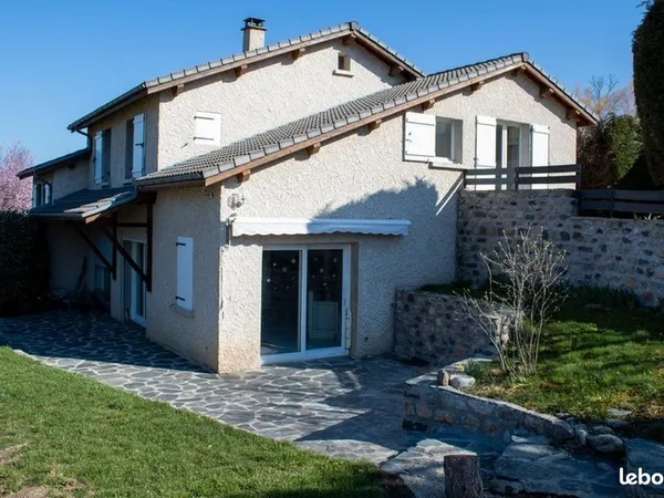 Villa 5 pièces 140 m²