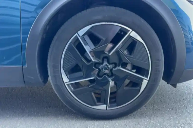 Peugeot 408 puretech 130 ch s&amp;s eat8 — photo 2