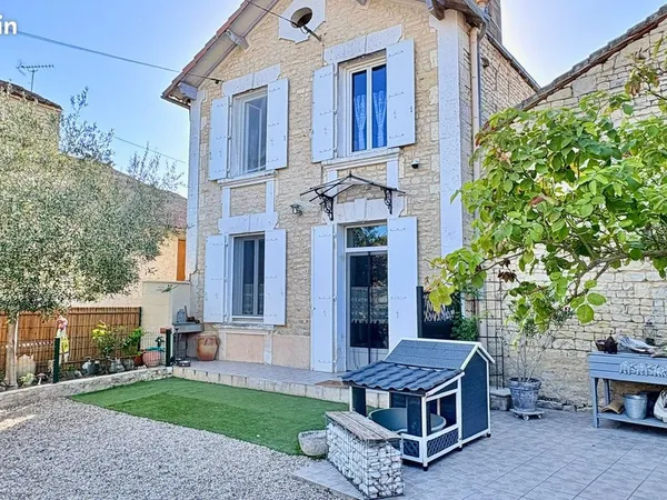 Maison à 25 minutes au nord d' Angoulême