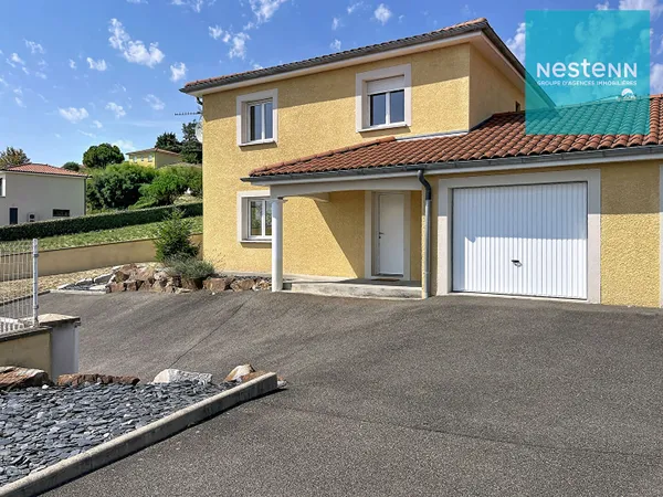 Villa 3 chambres dans un secteur recherché de Montbrison - Mitoyenne par le garage - Places de parki