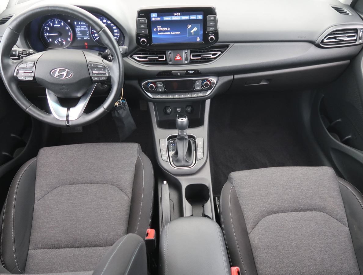 Hyundai i30 — photo 9