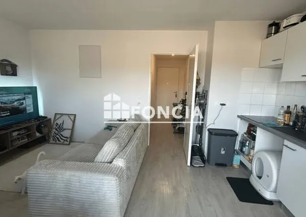 À VENDRE - T2 EN DERNIER ÉTAGE AVEC GRANDE TERRASSE