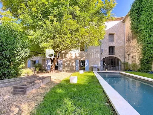 Propriété 11 pièces 380 m²