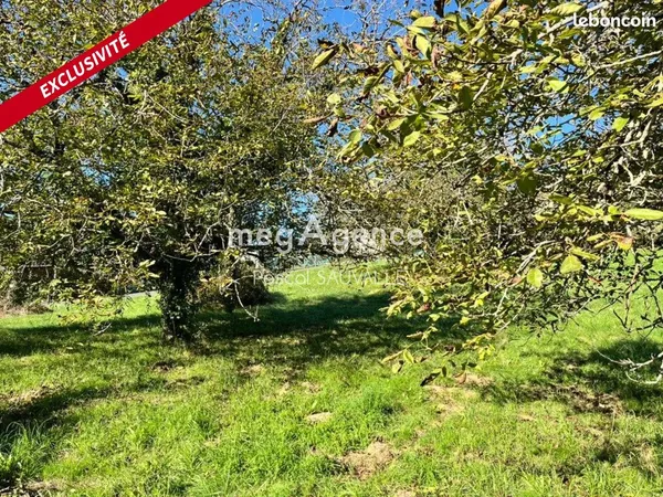 Terrain 950 m² CHATEAU-L'EVEQUE