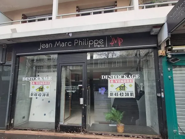Mûrs de boutique à vendre