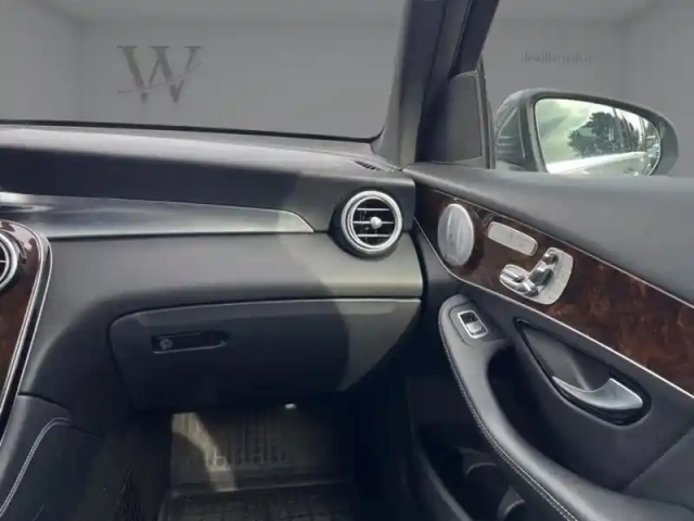 Mercedes Glc 300 4matic suv fascination — photo 15