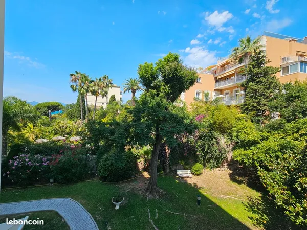 Appartement 1 pièce 26m² accès direct Plage / Parking + Cave