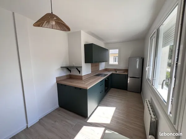 Grande maison entièrement rénovée coeur de village