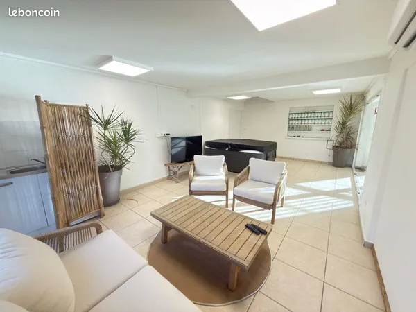 Local commercial 54m2 Marina Gosier