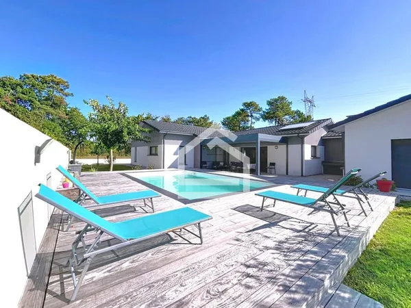 LE PIAN-MÉDOC - Maison contemporaine de 6 pièces - 175 m2 en