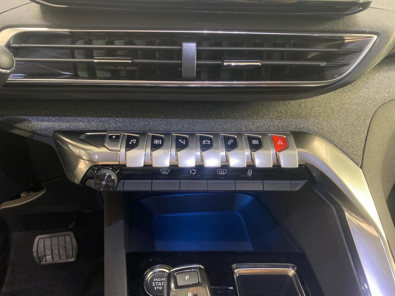 Peugeot 3008 hybrid 225 e-eat8 allure pack — photo 18