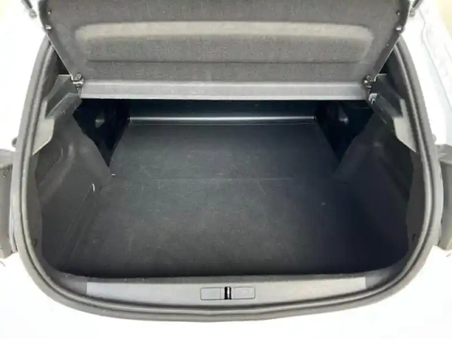 Peugeot 208 affaire 1.2 puretech 75ch s&amp;s premium — photo 9