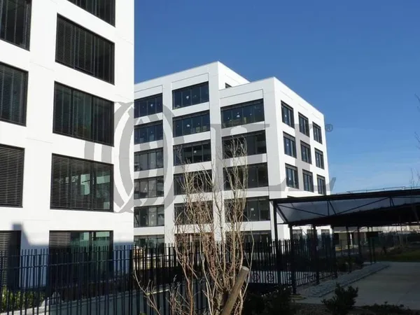 Bureau 3317 m²