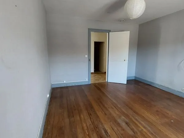 Lumineuse Maison 89m² avec garage et jardin, à rénover, Chardogne