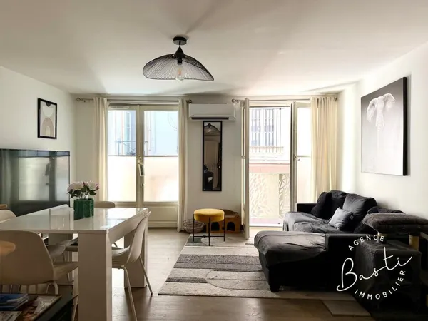 Vends t2 - 58.92 m² - Marseille 13002