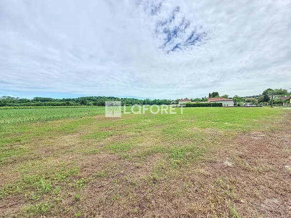 Terrain en individuel 821 m²