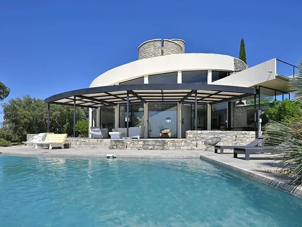 Villa 8 pièces 257 m²