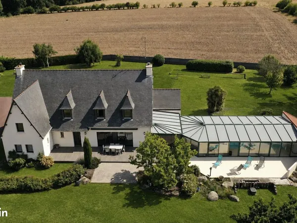 Maison 9 pièces 280 m²