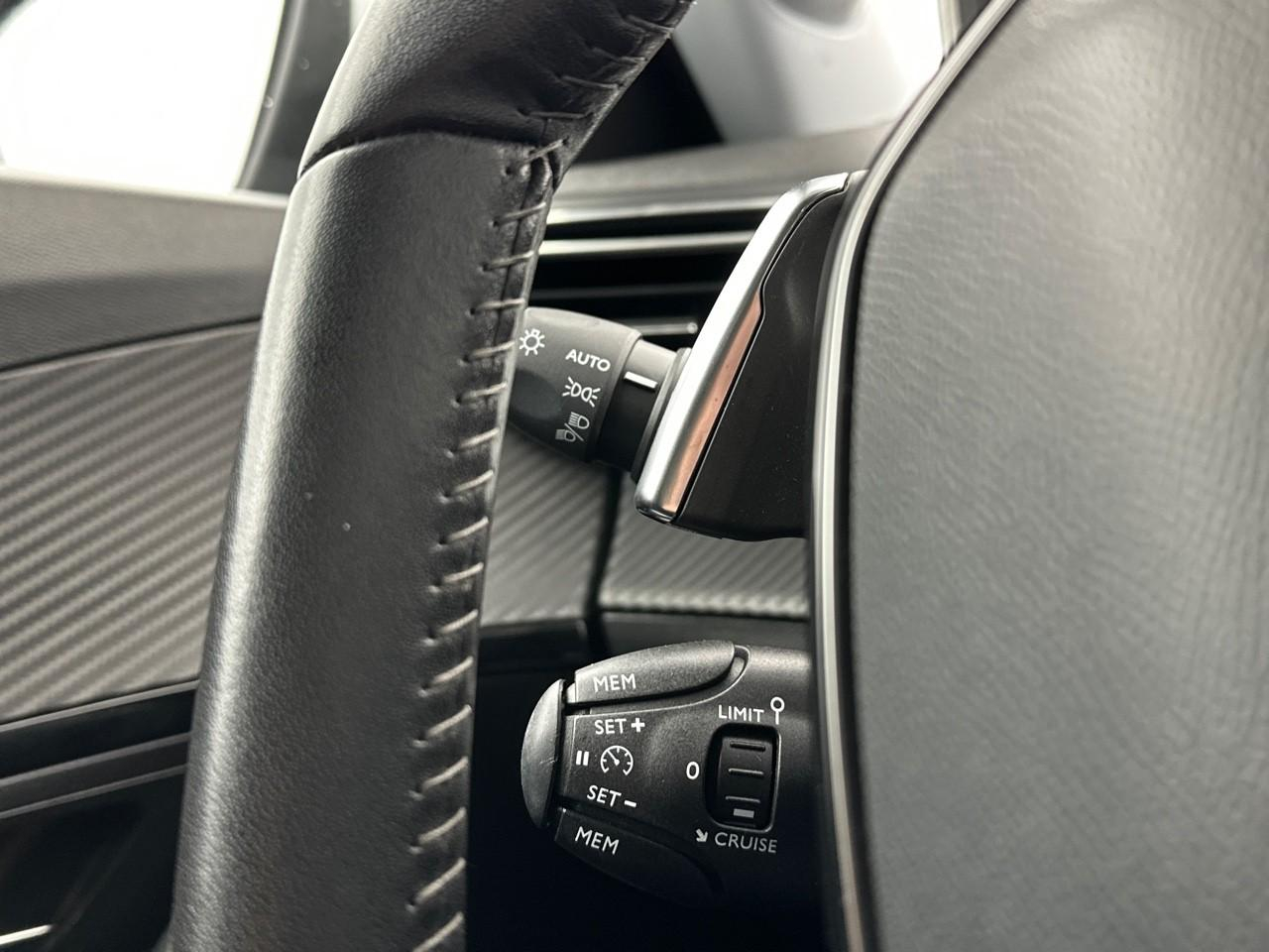 Peugeot 2008 puretech 130 s&s eat8 allure business — photo 19