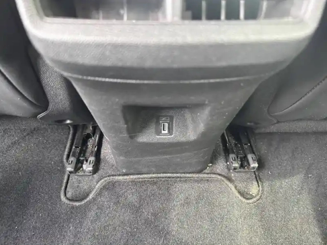 Citroën C5 Aircross hybride 136 e-dcs6 — photo 30