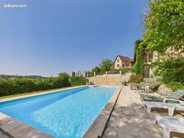 Maison de village 9 pièces 245 m²