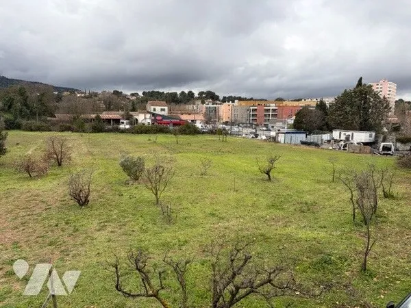 Terrain 5690 m²