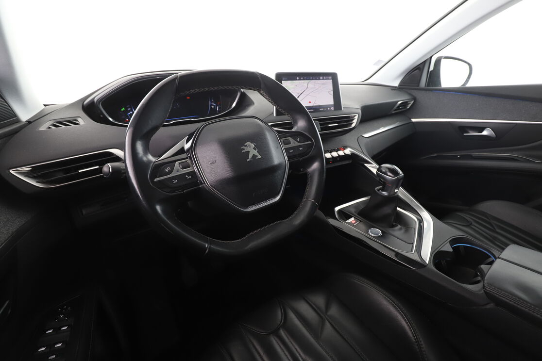 Peugeot 3008 1.2 PureTech Allure — photo 10