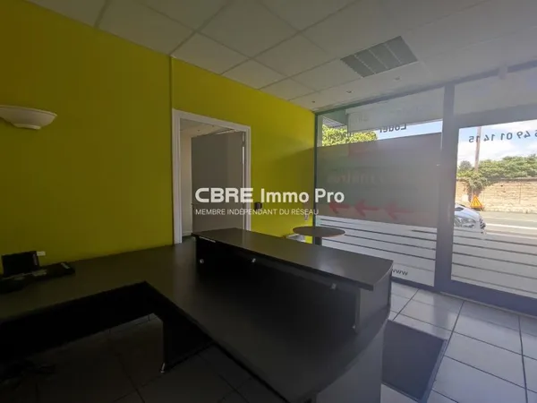 Local professionnel 82 m²