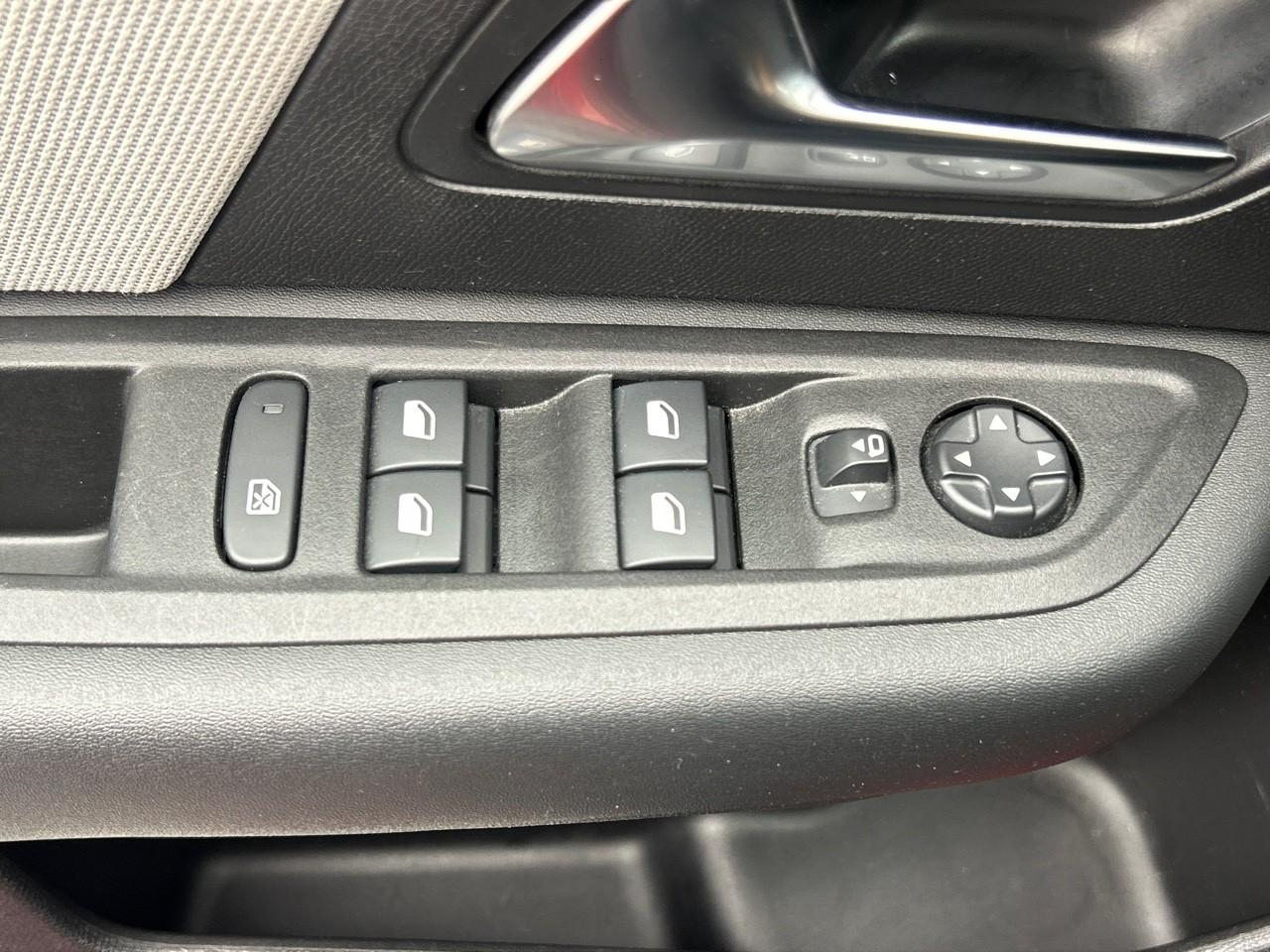 Citroën C4 hybride 136 e-dcs6 max — photo 29