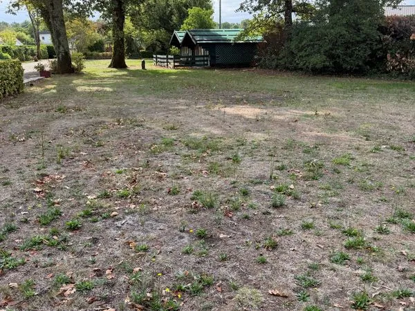 Terrain constructible de 1908 m²