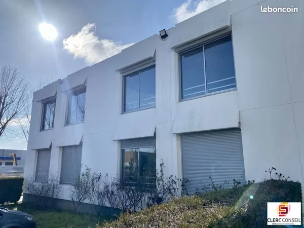 Bureaux 74 m² Évreux