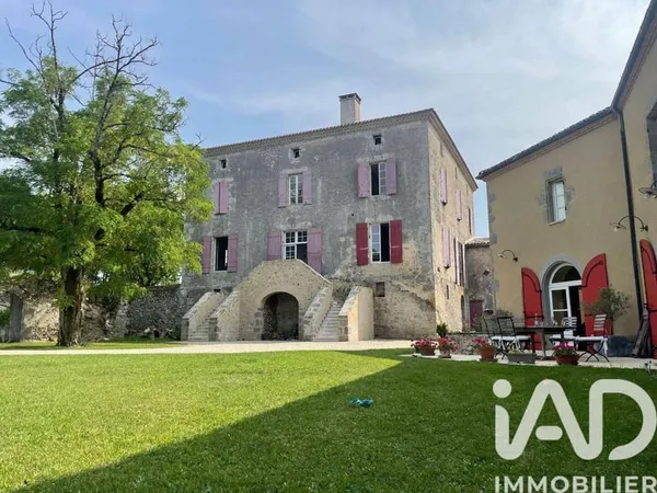 Château 16 pièces 822 m²