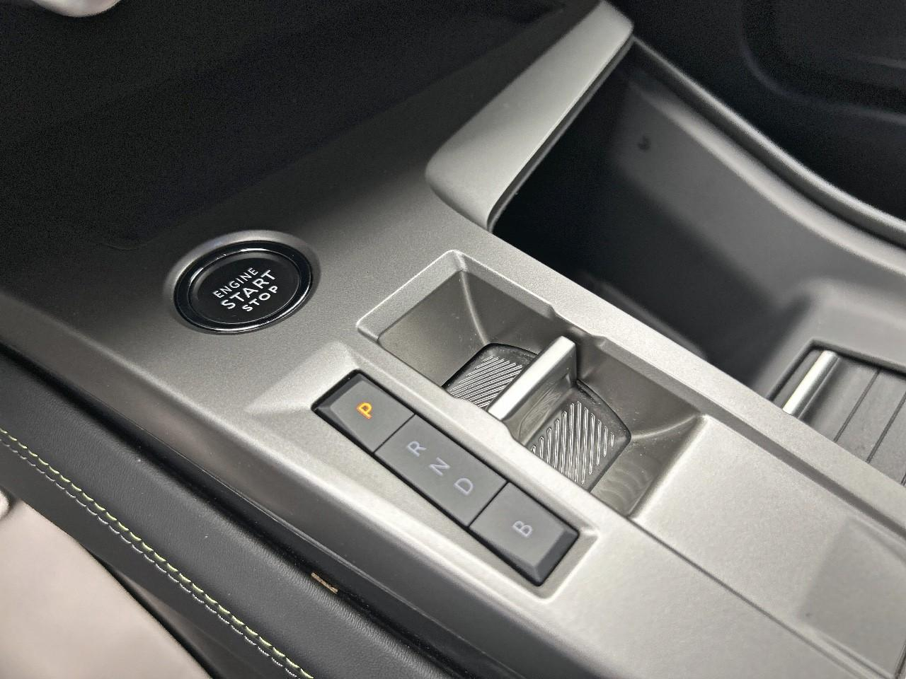 Peugeot 308 phev 180 e-eat8 gt — photo 17