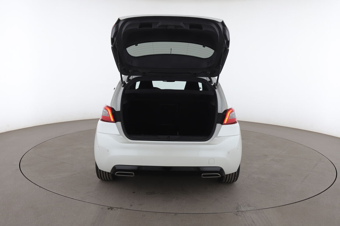 Peugeot 308 1.6 Blue-HDi GT Line — photo 15