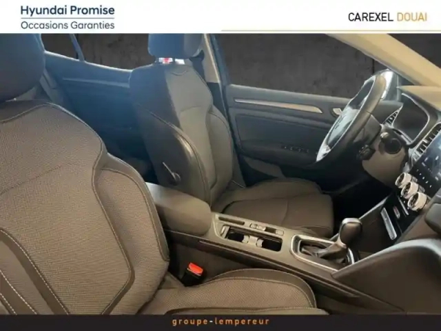 Renault Megane 1.5 blue dci 115ch evolution edc — photo 9