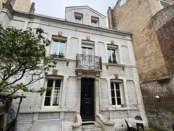 Maison 8 pièces 200 m²