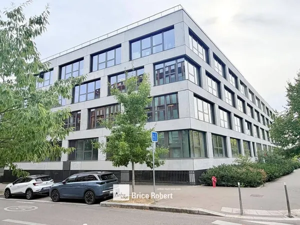 Bureaux 724 m²
