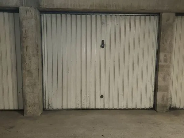 Box garage